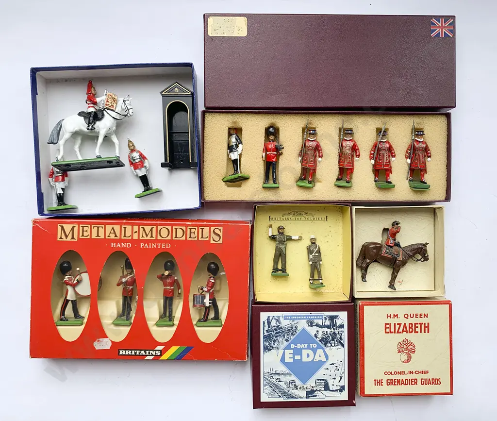 Boxed Britains 7238 Scots Guards Piper and 5 Marching Image 1++