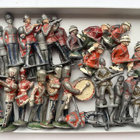 Collection Vintage Lead and Aluminium Soldiers (28)