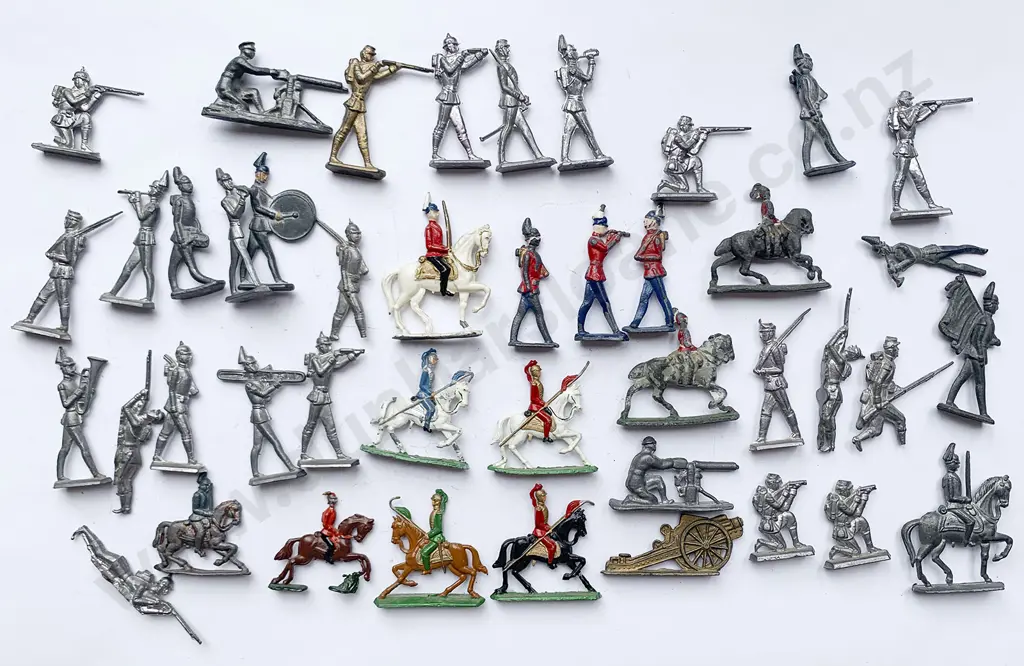 Collection Vintage Euroepan Lead Soldiers Flats (40) Image 1++
