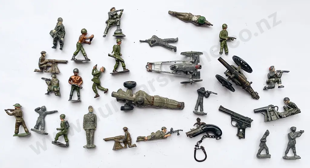 Collection Vintage WWII and WWI Lead Soldiers Image 1++