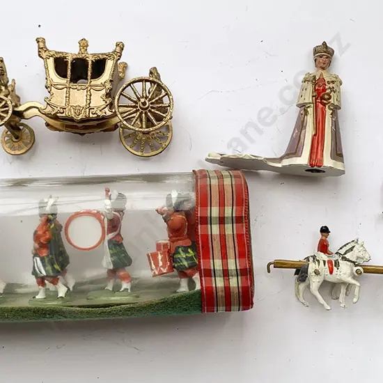 Crescent Coronation Coach and Horse