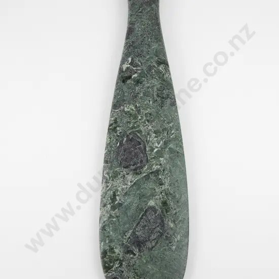 Mere Pounamu ( Nephrite Hand Club)