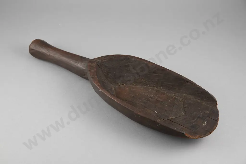 Tiheru (canoe bailer) Image 1++