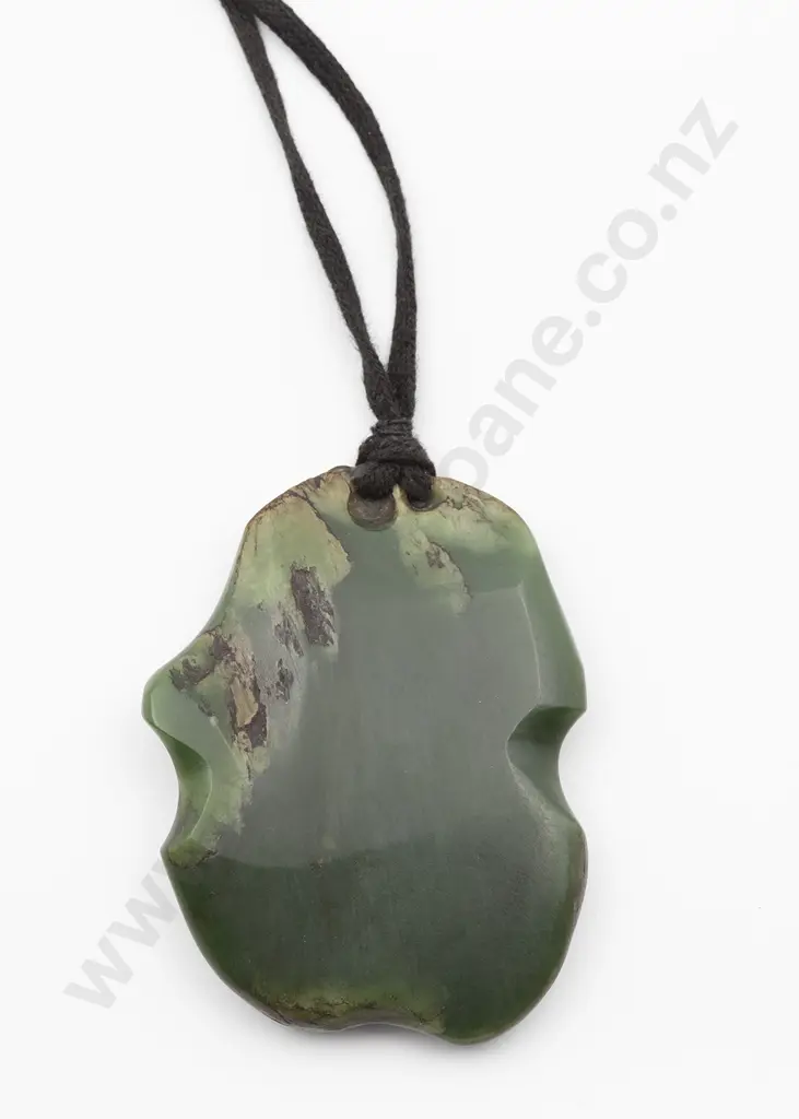 Pounamu Pendant Image 1++