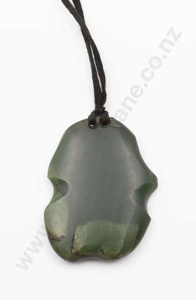 Pounamu Pendant Image 1++