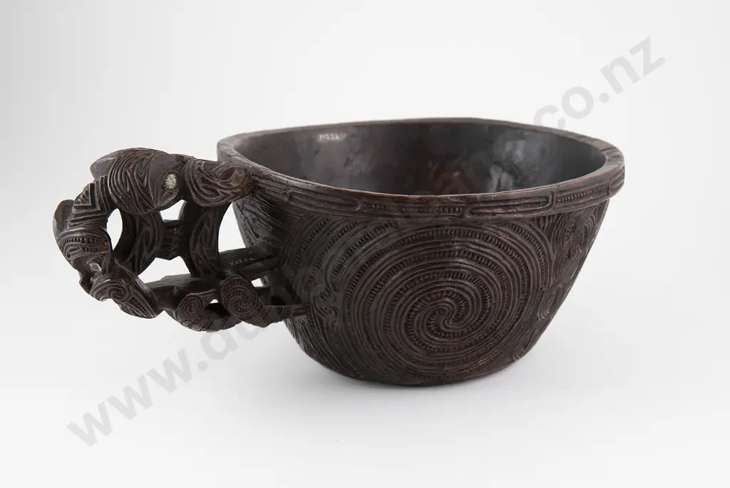 Kumete ( Food Bowl) Image 1++