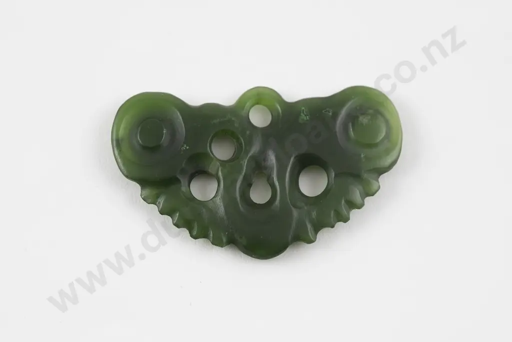 Pounamu Pekapeka (Nephrite Pendant) Image 1++