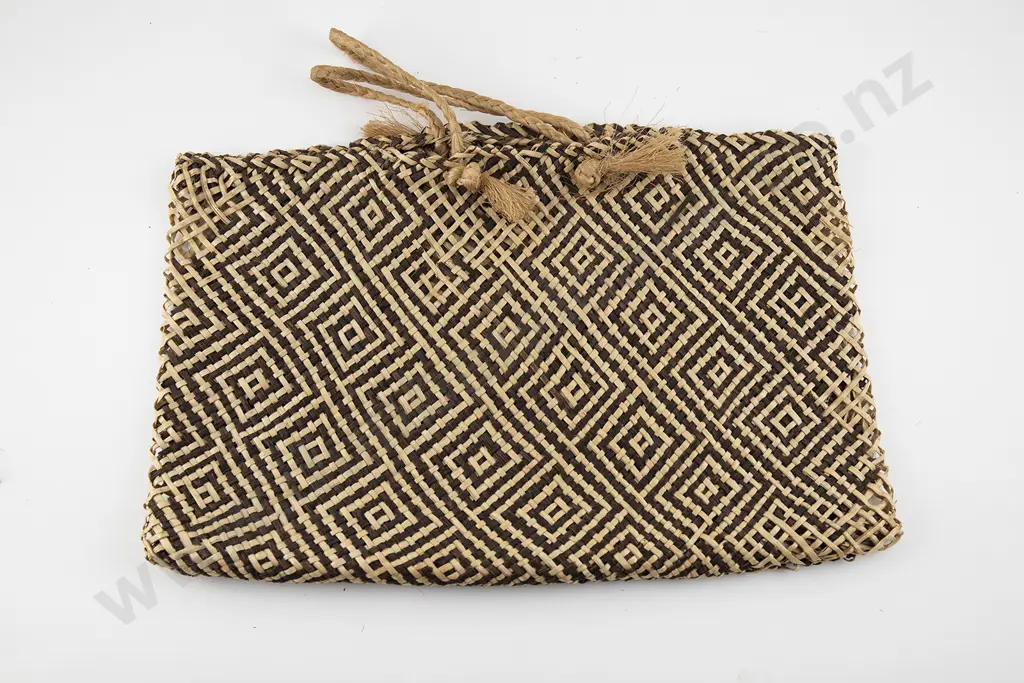 Kete Whakairo (Patterned flax basket) Image 1++