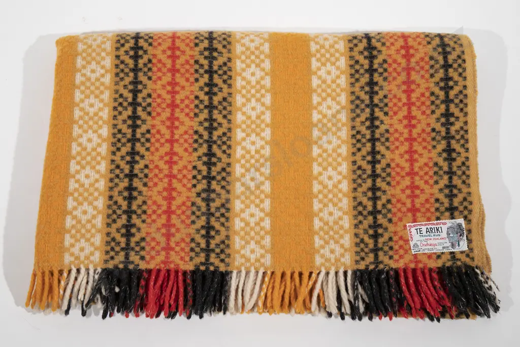 Te Ariki Wool  Travel Rug Image 1++