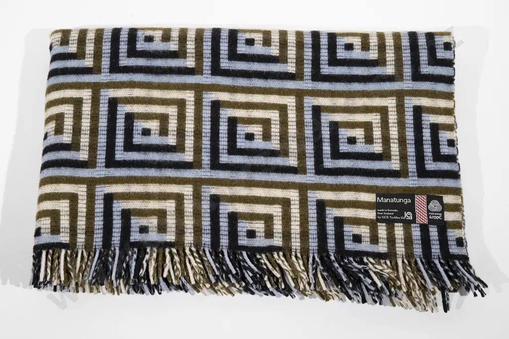 Manatunga Wool Travel Rug Image 1++