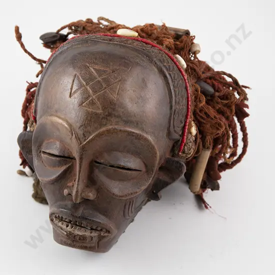Pende mask