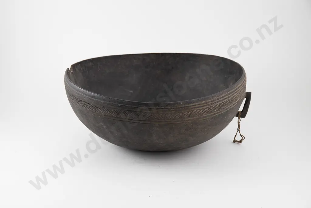 Papua New Guinea Saissi Island Bowl and another bowl Image 1++