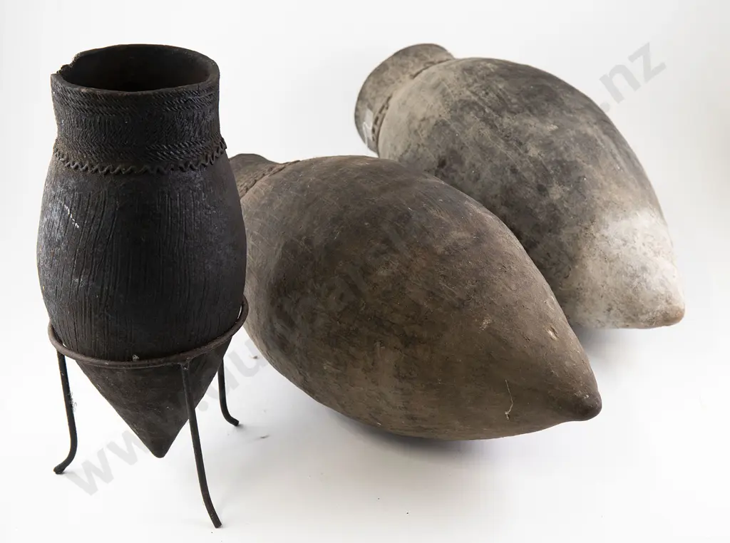 Papua New Guinea cooking pots Image 1++