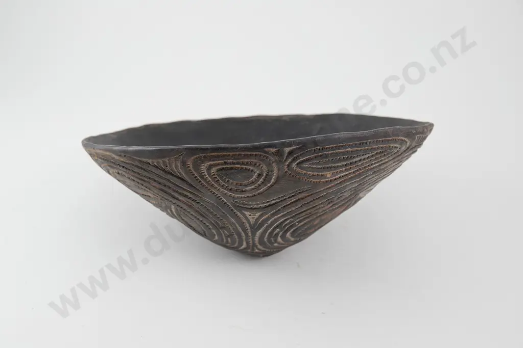 Papua New Guinea pottery food  bowl Image 1++