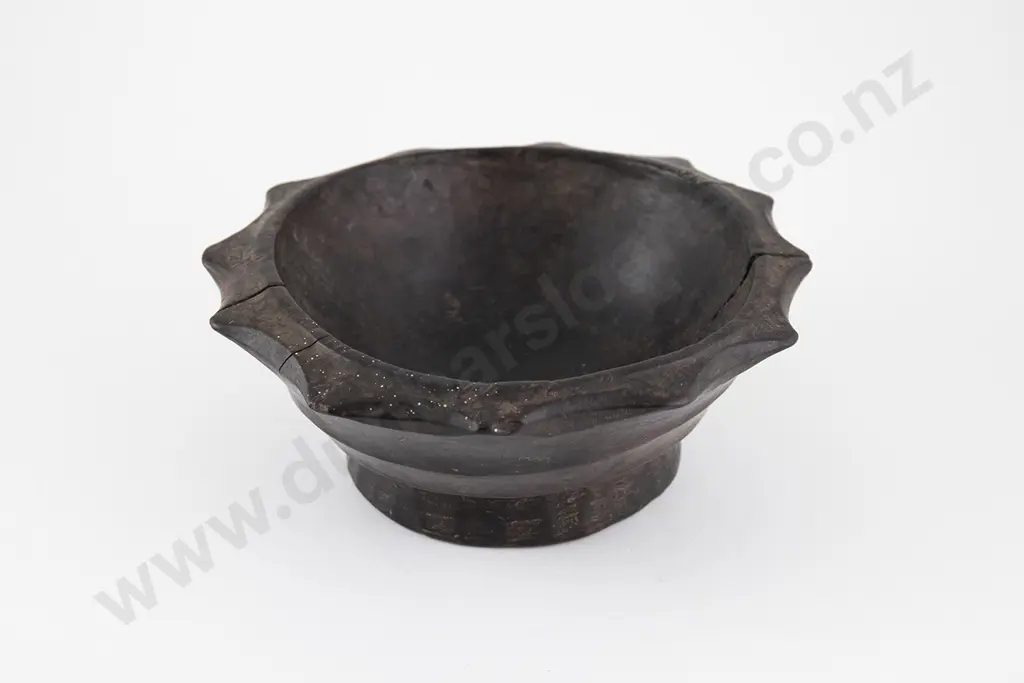 Early 19th century Melanesian Hard wood bowl Image 1++