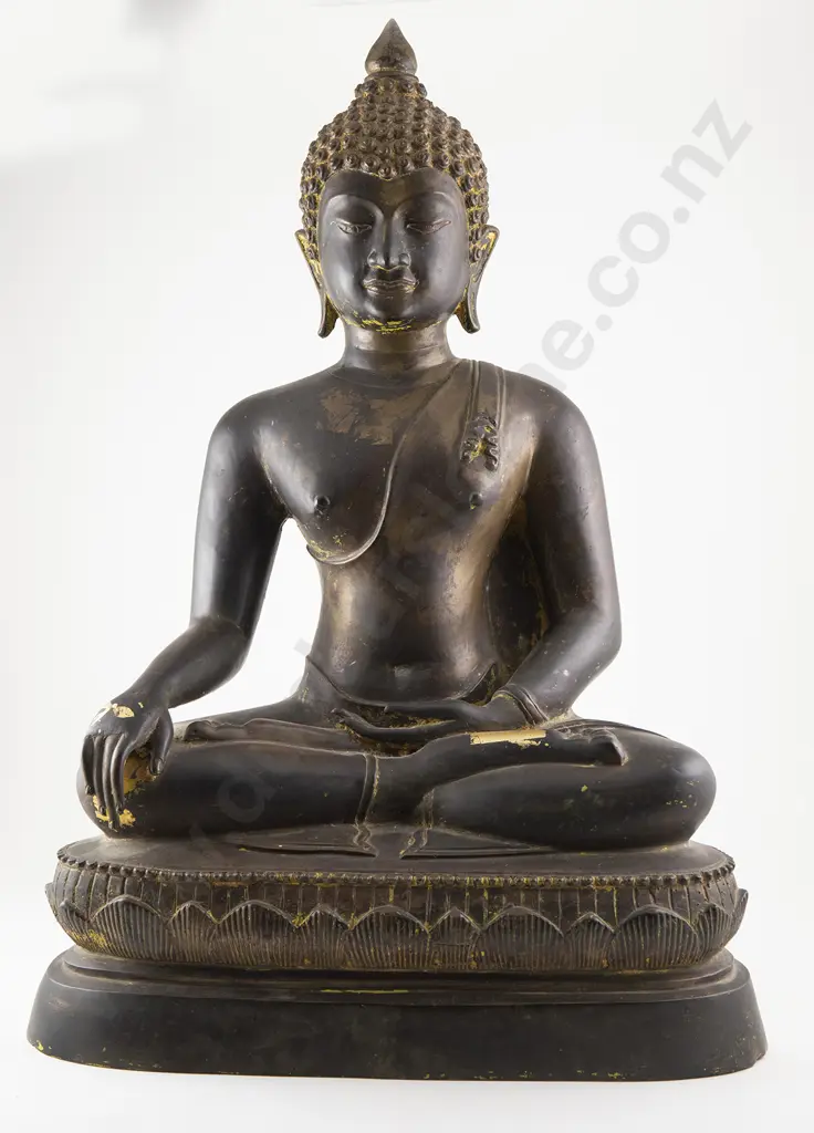 Large and Impressive Thai Bronze 19th century Chang Saen Style Buddha Figure Image 1++