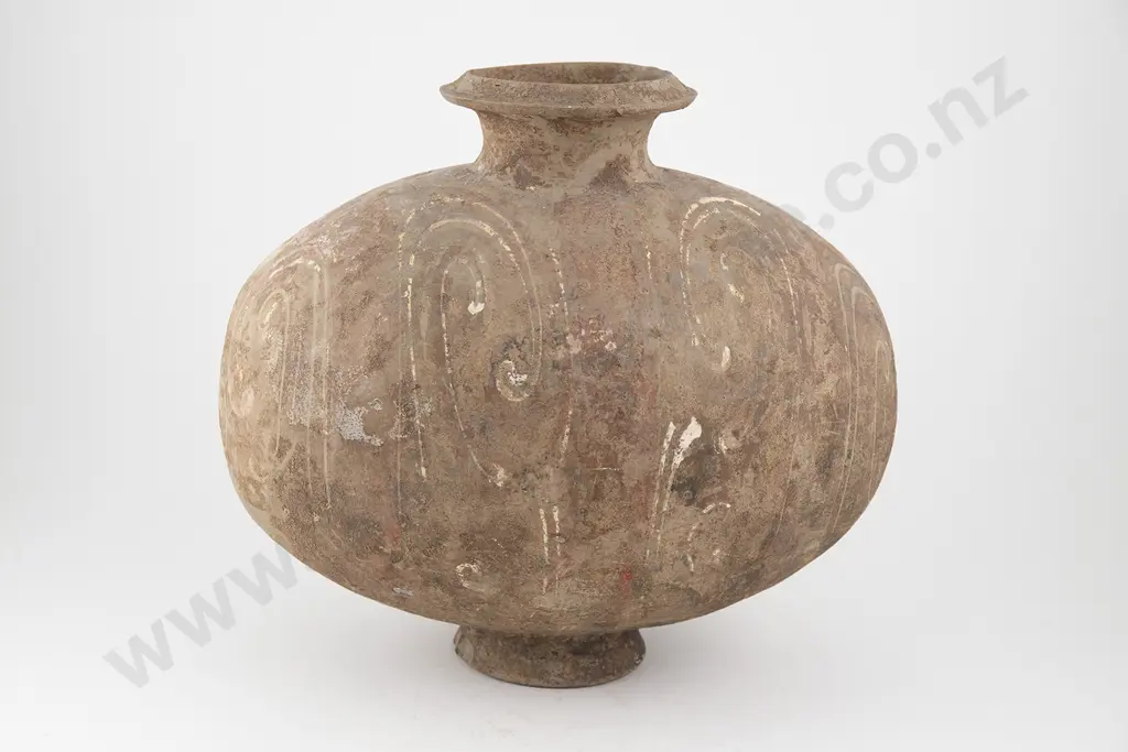 Chinese Neolithic Pottery vase Image 1++