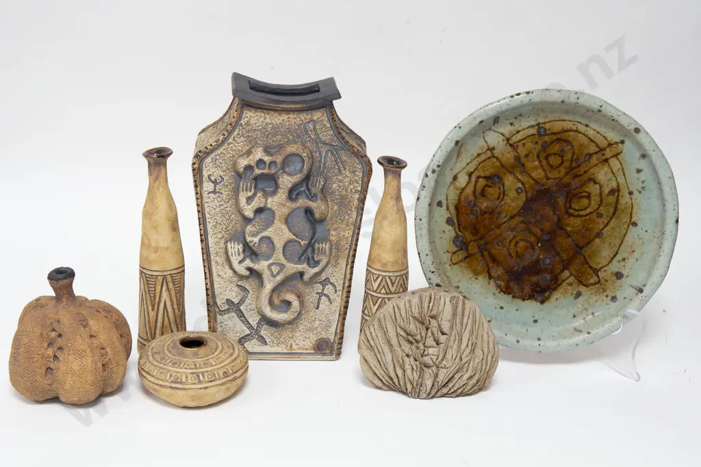 Seven Various Pieces of NZ Pottery Image 1++