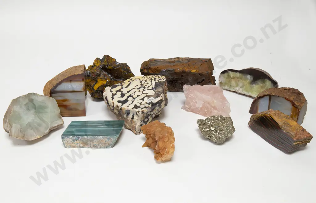 Small Box of Assorted Geological Samples Image 1++