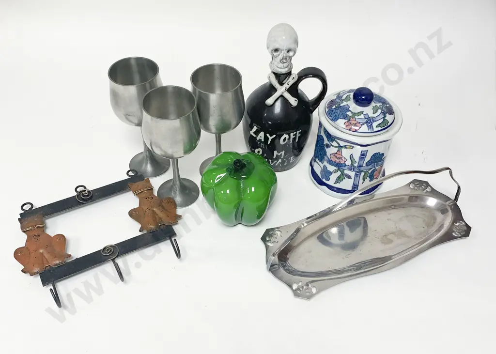 Box of Assorted Decorative Homewares Image 1++