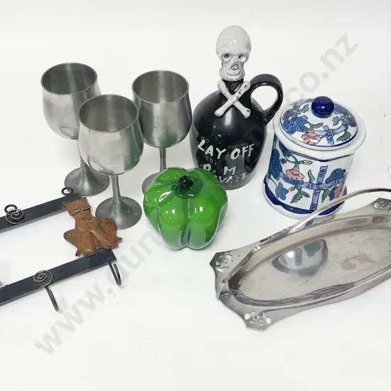 Box of Assorted Decorative Homewares