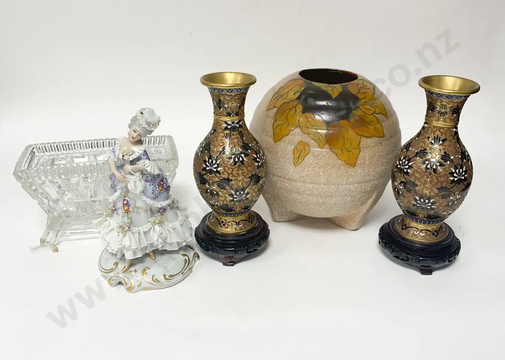 Box of Assorted Vases Image 1++