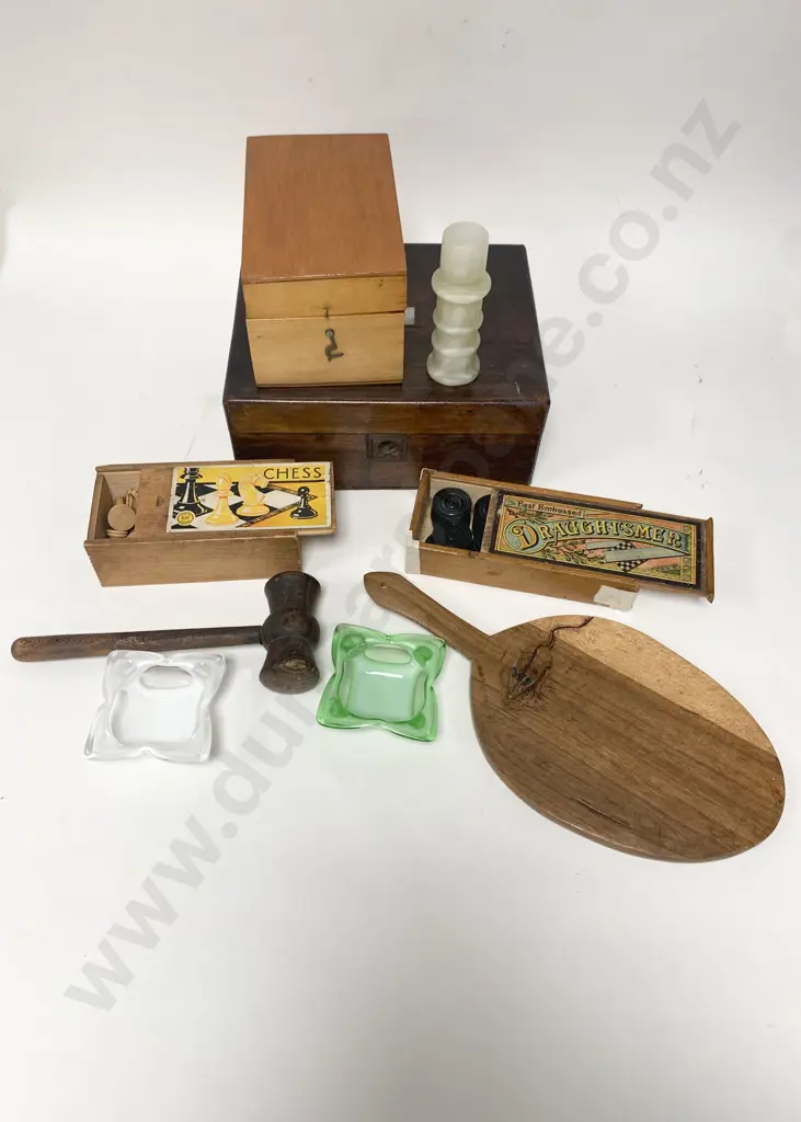 Box of Assorted Woodware Image 1++
