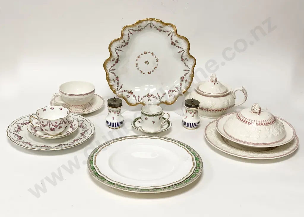 Box of Assorted Fancy Tea China incl. Part Tea Service Image 1++