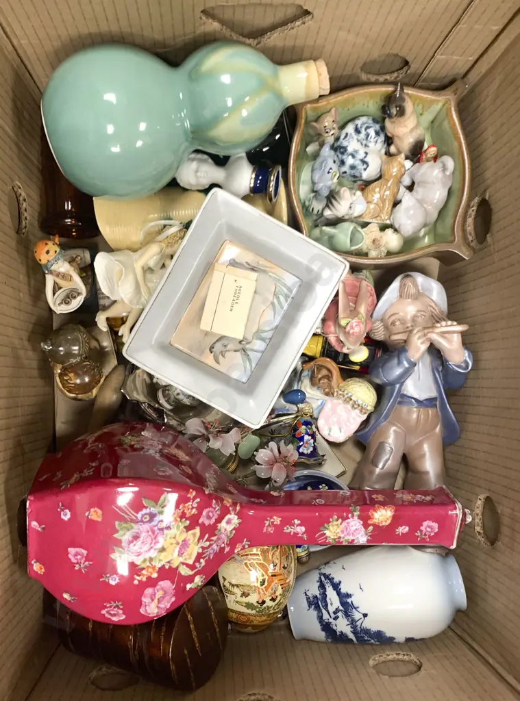 Box of Assorted China Image 1++