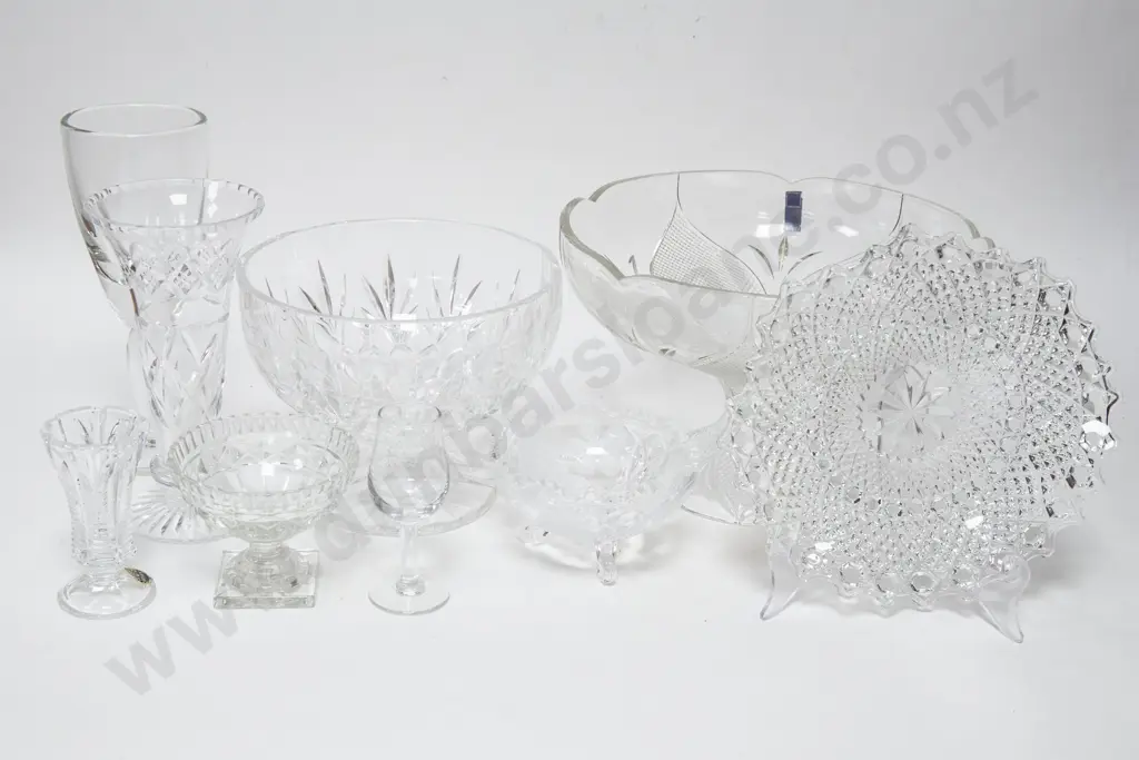 Box of Assorted Crystal and Glassware incl. Comport Image 1++