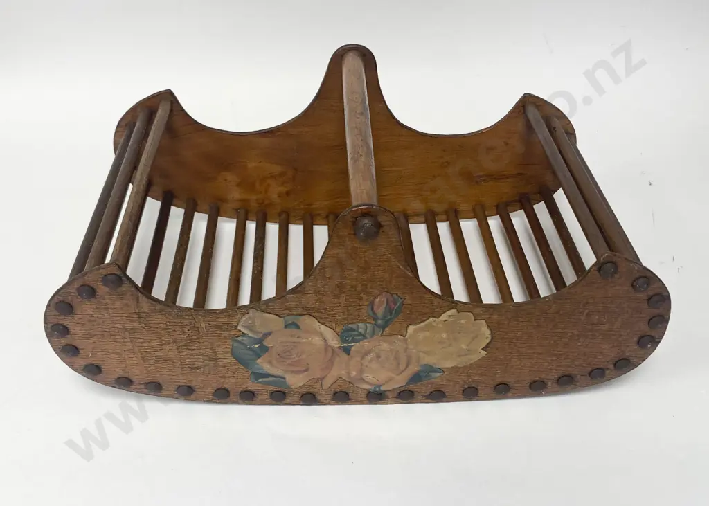 Vintage Stylized Basket Image 1++