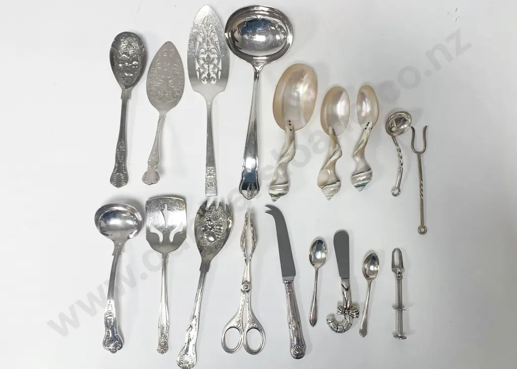Box of Loose Cutlery and Assorted Image 1++