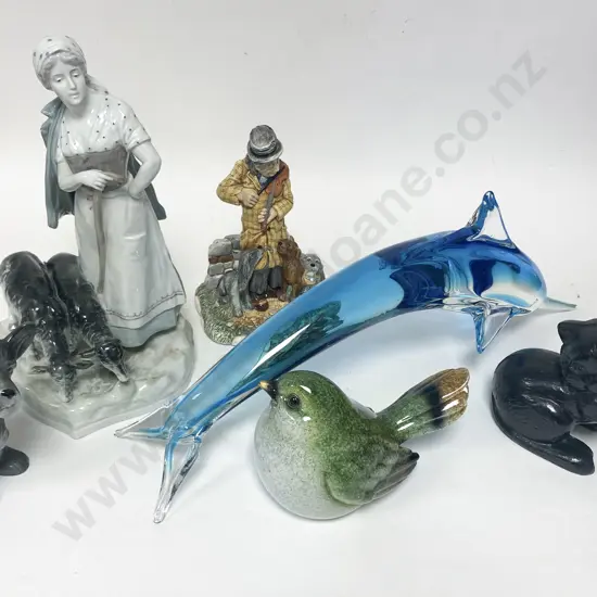 Box of Assorted Animal Ornaments and Figures incl. Wade