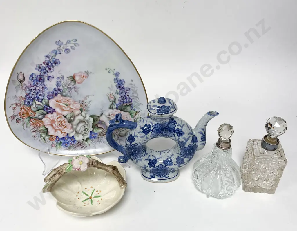 Box of Mixed Glassware Image 1++