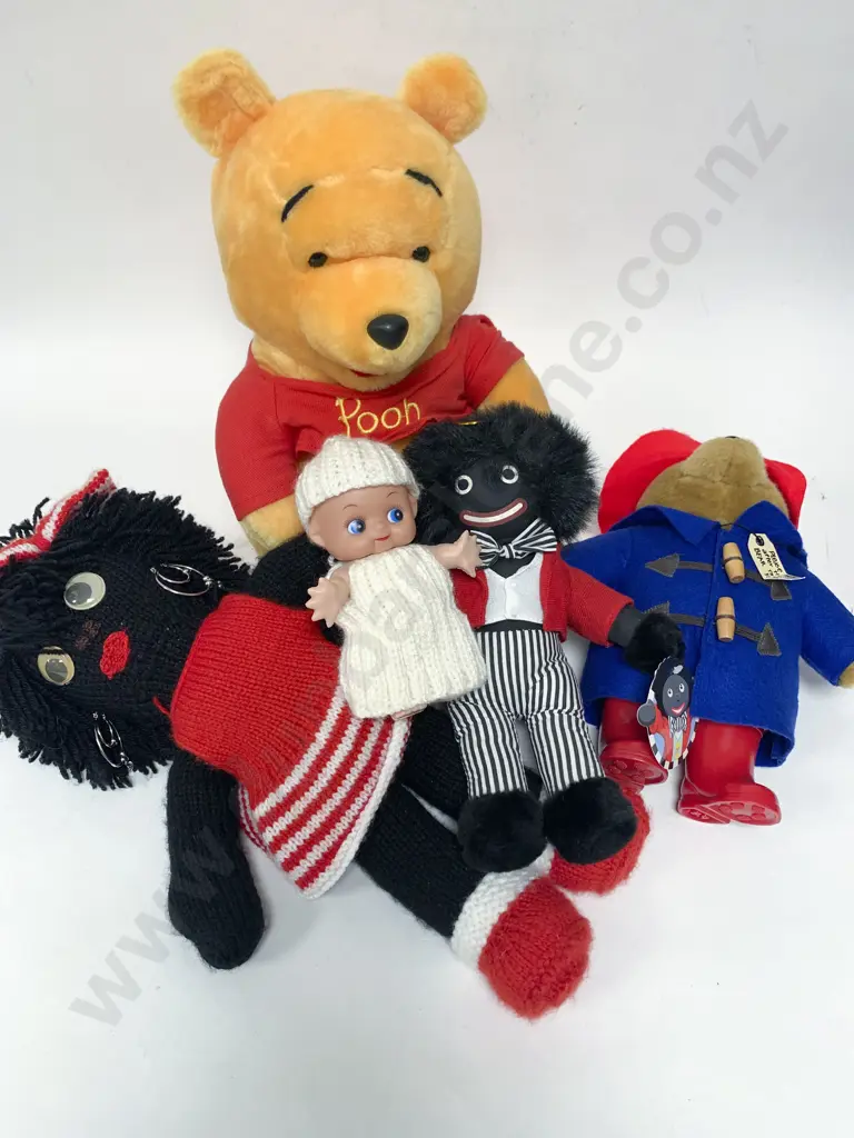 Box of Assorted Soft Toys and Viewmasters Image 1++