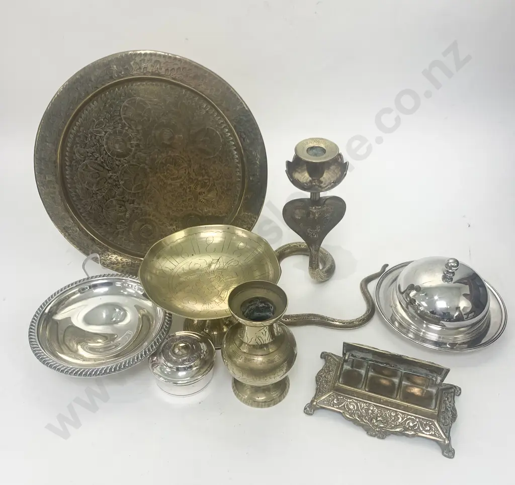 Box of Assorted Metal Ware incl. Candle Holders Image 1++