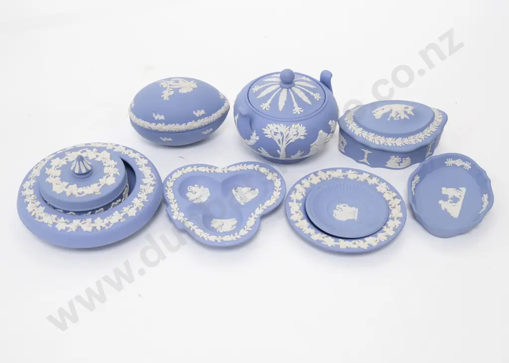 Nine Pieces of Assorted Wedgewood Image 1++