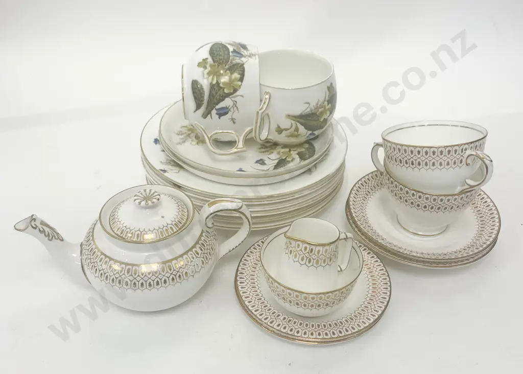 Small Assortment of Fancy China incl. Part Coffee Set Image 1++