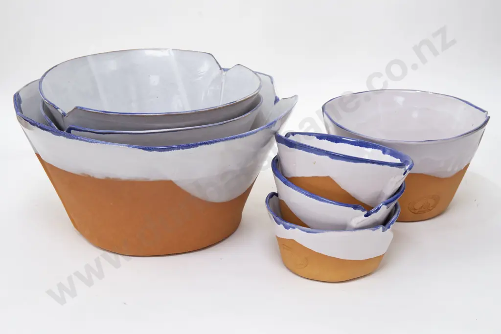 Quantity of Morris & James Matakana NZ Pottery Mixing Bowls Image 1++