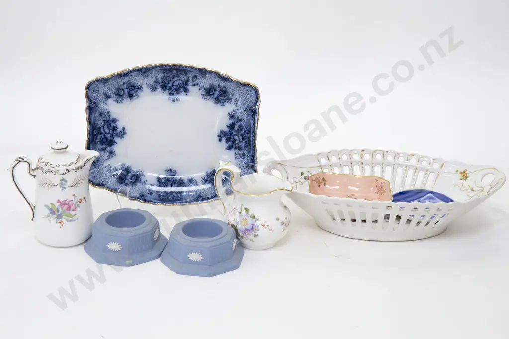 Small Quantity of Assorted China incl. Wedgewood Image 1++