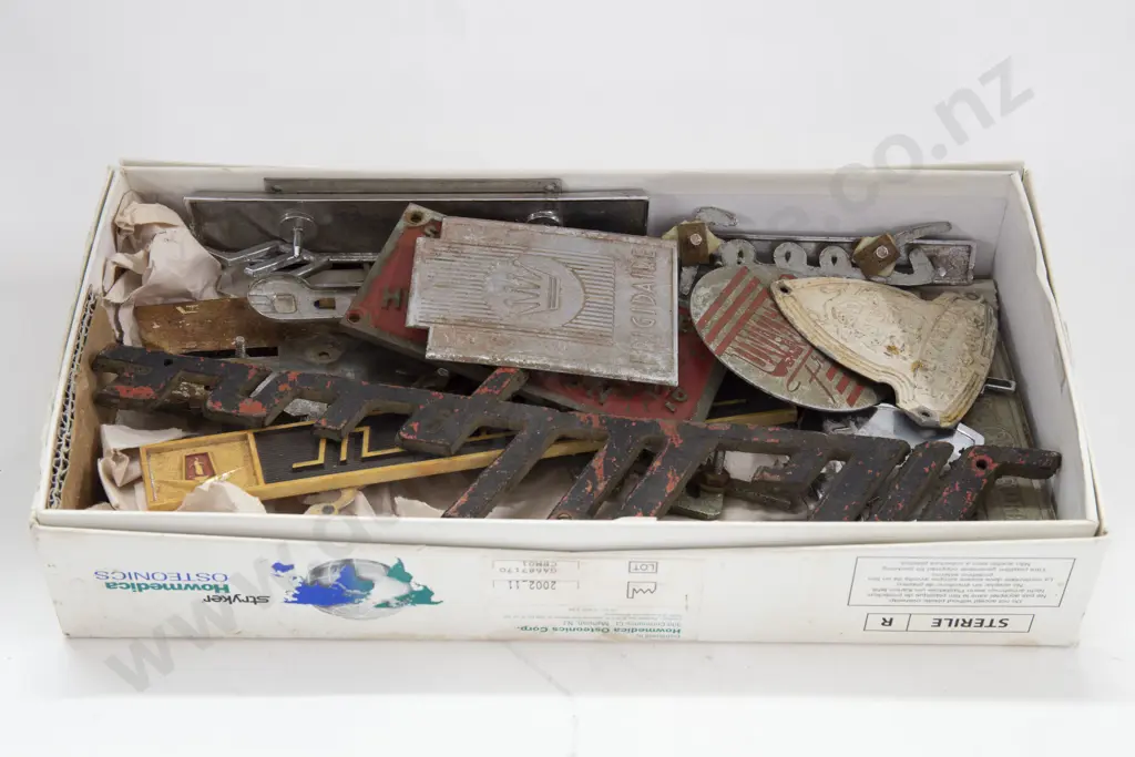 Quantity of Assorted Vintage Car Badges etc. Image 1++