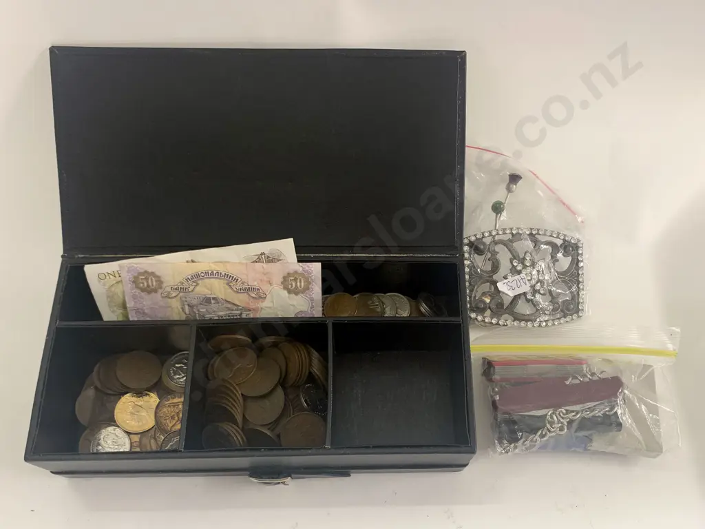 Small Box of Assorted incl. Coinage Image 1++