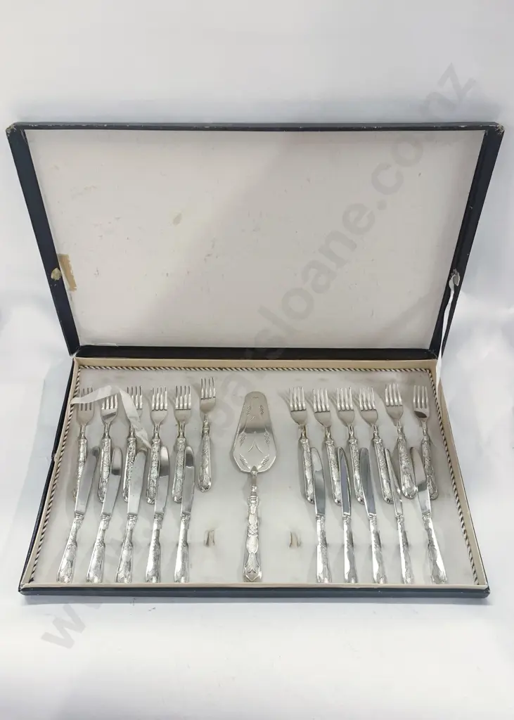 Boxed Silver Cutlery Dessert Service (Two Knives Missing) Image 1++
