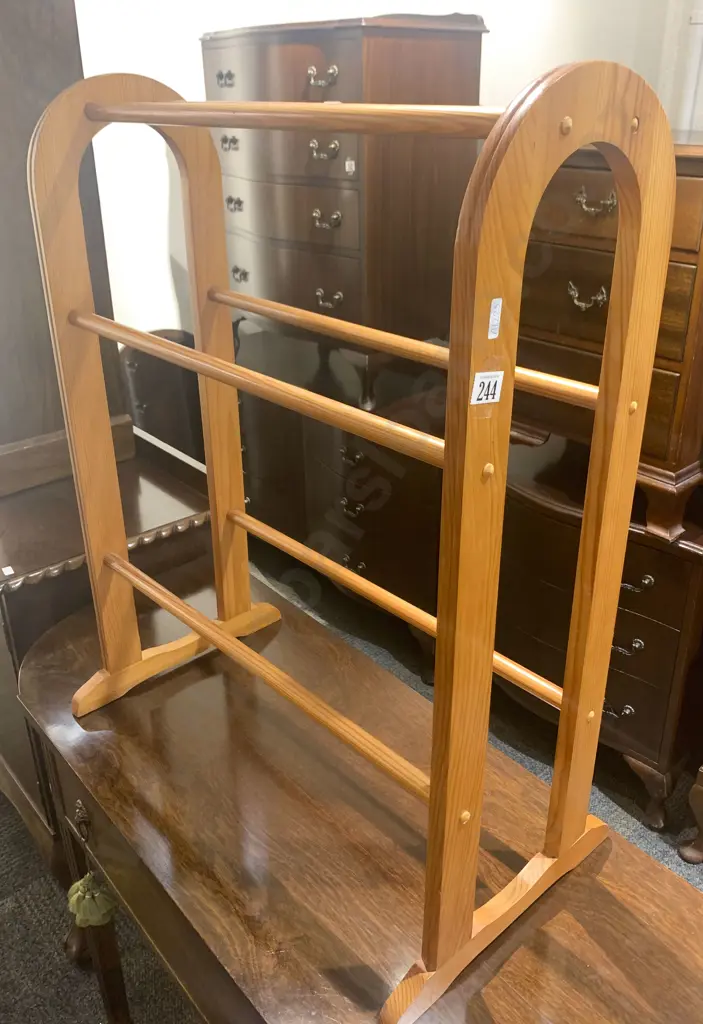 Pine Towel Rail Image 1++