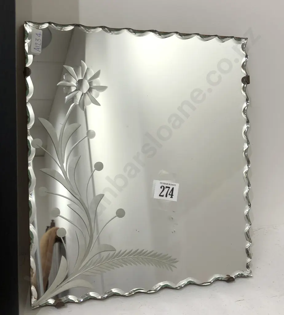 Small Engraved Mirror Image 1++