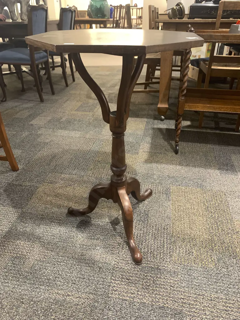 19th Century Mahogany Tripod Wine Table Image 1++