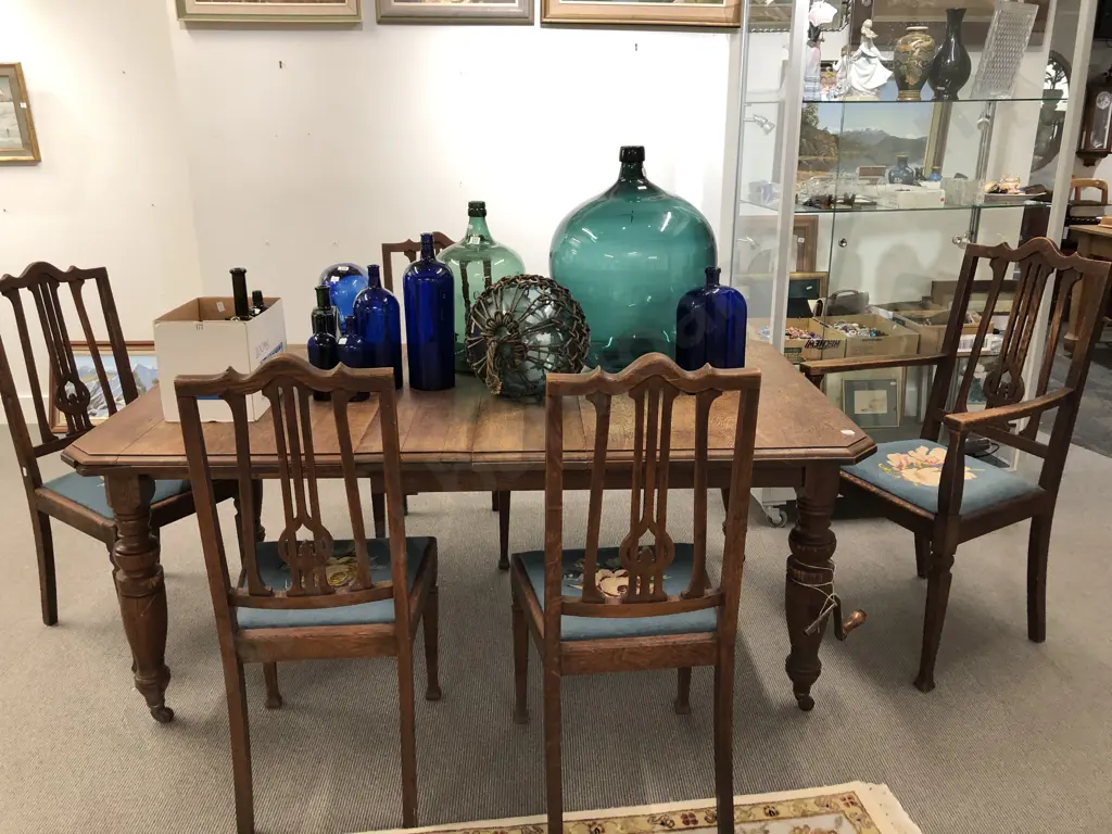 Late Victorian Oak Extension Dining Table and Five Chairs Image 1++