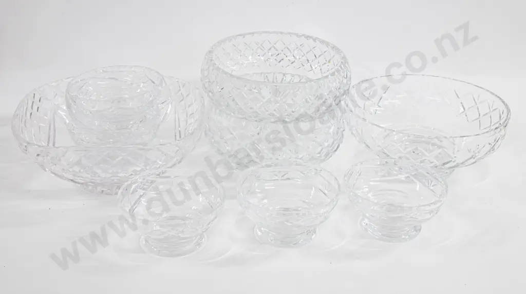 Four Crystal Serving Bowls Together With Set of Sundae Dishes Image 1++