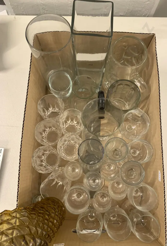 Box of Various Glassware Image 1++