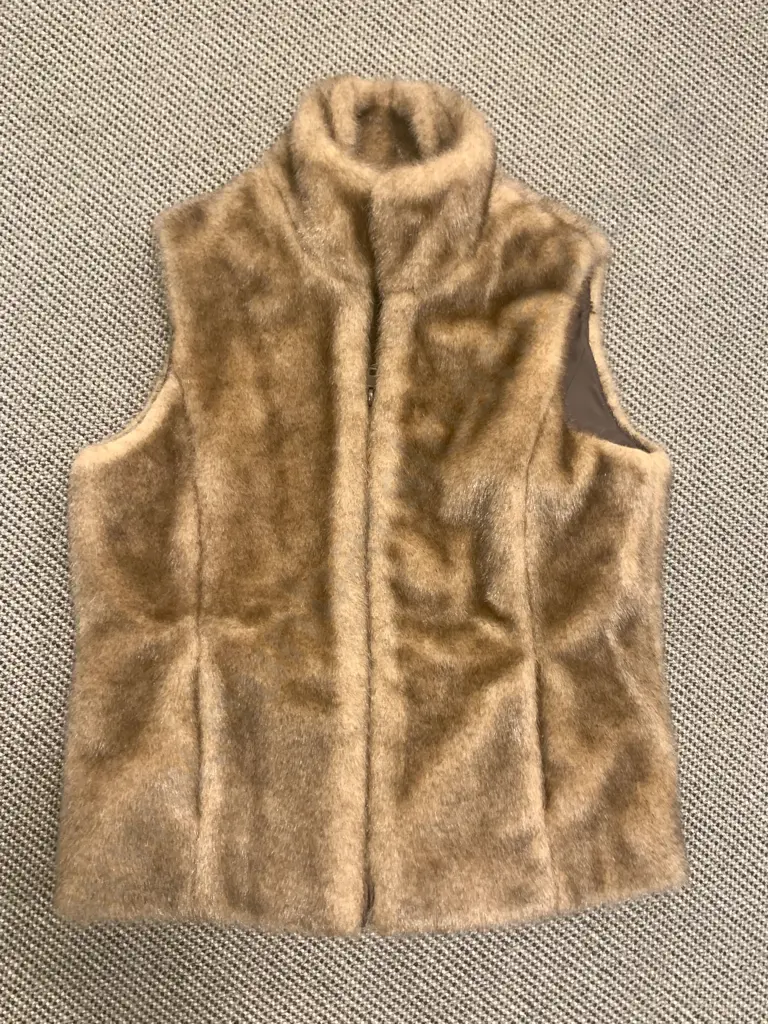 Faux Fur Vest Image 1++